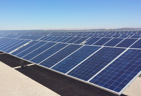 Repsol se va quitando del petróleo: ya tiene luz verde para construir su mayor planta solar en Chile