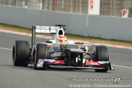 Sergio Pérez lidera la tercera mañana de las últimas pruebas en Barcelona