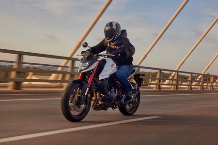 Honda Cb750 Hornet 2023 Precios 013