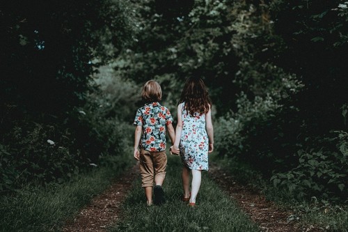 Educar a niños y niñas en igualdad es posible desde que son pequeños: pautas y consejos