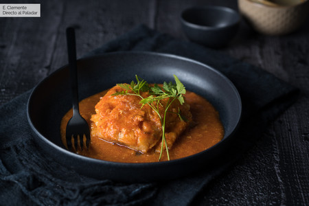 Bacalao en salsa de pimientos del piquillo: receta de pescado para mojar pan y no parar