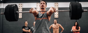 Exprime tu sentadilla frontal con estas 12 variantes que te harán ganar fuerza y masa muscular en cuádriceps y glúteos