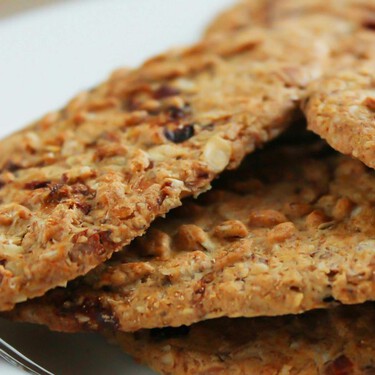 Galletas de avena y plátano sin horno: la receta exprés con solo 3 ingredientes para aprovechar plátanos maduros