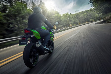 Kawasaki Ninja 400 2018 007