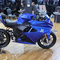 Emflux retrasa su primera moto eléctrica y anuncia una streetfighter más barata