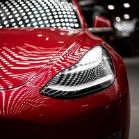 Por qué Tesla está ‘robando’ trabajadores a Daimler pagándoles un 25% menos y cómo es su atípico proceso de selección