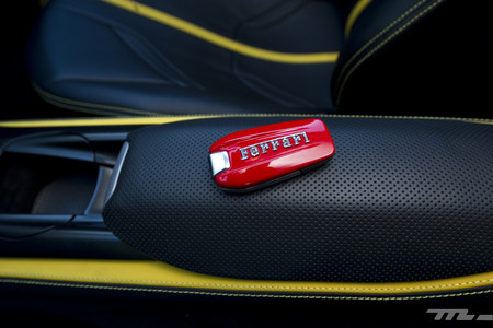 Ferrari 812 Superfast llave
