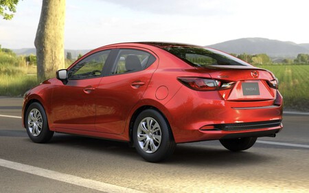 Mazda 2 sedán
