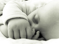 "O duermes, o mamas": la nana para dormir al bebé más antigua del mundo‏