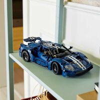El último coche de LEGO Technic es una leyenda perfecta para montar una tarde en tu casa a un precio bastante goloso 