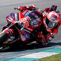 Marc Márquez vuelve a liderar MotoGP en los test de Sepang en el regreso tras 121 días sin subirse a la Ducati