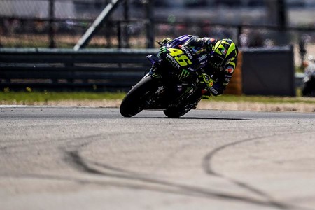 Valentino Rossi explica su nueva mentalidad para luchar por MotoGP y pide a Yamaha el deflector de la Ducati