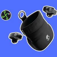Amazon baja el precio de estos Skullcandy con diseño abierto, 30 horas de batería y estuche diferente