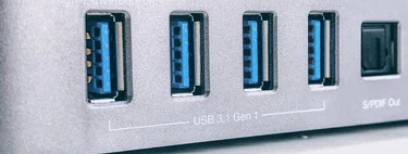 Los conectores de los USB a veces son azules y otras negros, morados o verdes: qué significa cada color y por qué ha dejado de tener sentido