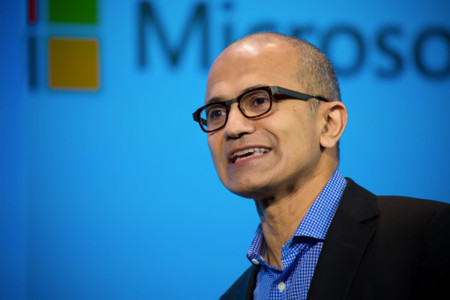 Satya Nadella y Microsoft: “La experiencia móvil está por encima del móvil en sí”