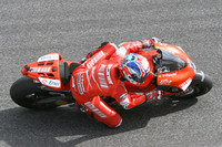 Rossi y Stoner primeros en la sesión de entrenamientos libres