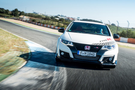 El Honda Civic Type R reta a sus competidores marcando tiempos en otros cinco circuitos