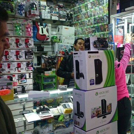 En Los Noventa Conseguir Consolas Y Videojuegos En Mexico No Era Tarea Facil El Punto De Encuentro Para Los Gamers Se Volvio Plaza Meave
