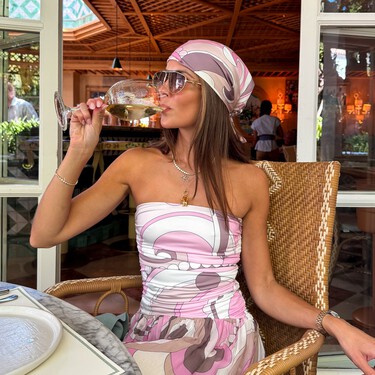 No es de Pandora, la pulsera de plata con charms y piedras preciosas está firmada por Tous y ahora está rebajada