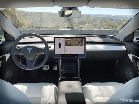 Tesla prometió hace 5 años un Autopilot de conducción autónoma nivel 5 y hay clientes dispuestos a demandar