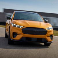 El Ford Mustang Mach-E es llamado a revisión por problemas con el eje trasero