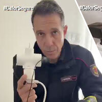 Así alertan los bomberos de Madrid sobre el uso de la regleta: nunca hay que conectar más de estos aparatos