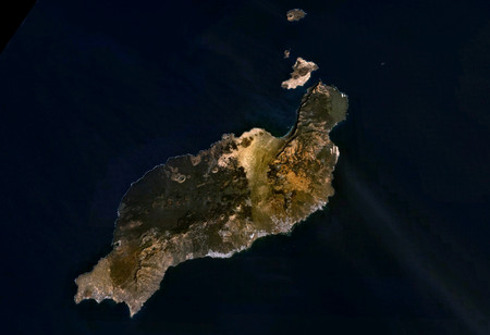 Lanzarote, donde hay gente destrozando radares de la DGT y un alcalde que defiende a los vecinos que rompen cosas