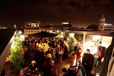 Disfruta de la noche barcelonesa con copas y música en Visit Up en el Hotel Pulitzer