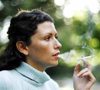 Madres fumadoras, bebés con riesgos coronarios en el futuro