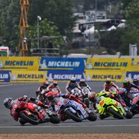 MotoGP ha pasado de ser un hospital ambulante a espantar las lesiones en solo un año. El motivo parece evidente 