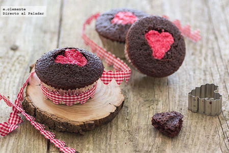 Cupcakes de cacao con corazón. Receta de San Valentín
