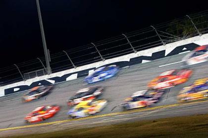 Comienza el espectáculo de la NASCAR