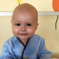 Super Cataleya recibe un trasplante de médula ósea para curar su leucemia: su padre ha sido el donante