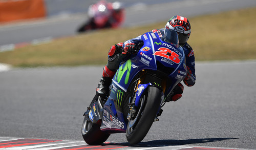 Maverick Viñales vuela sobre el asfalto de Assen y marca el mejor tiempo del viernes en MotoGP
