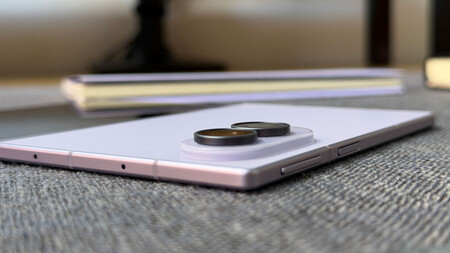 Samsung Galaxy Z Fold8 03