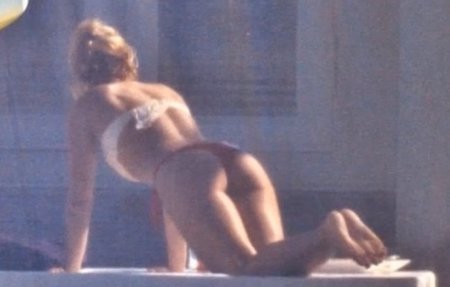 El patriótico waka-tanga y las posturitas de Shakira en Miami