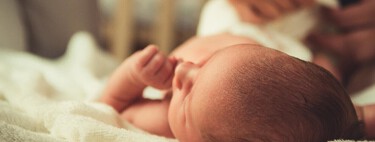 Unos padres recuperan a su hija biológica después de que una clínica implantara por error a la mujer el embrión de otra pareja