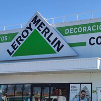 La solución de Leroy Merlin para tener luz gratis en casa: este kit solar para balcones y terrazas sin obras 