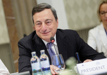 Con las políticas de la Fed se está beneficiando Draghi y el euro