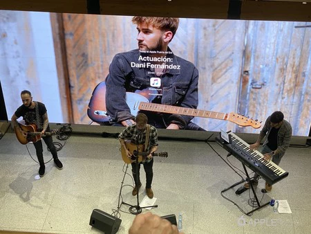 コンサート ダニ・フェルナンデス アップル・ソル 8