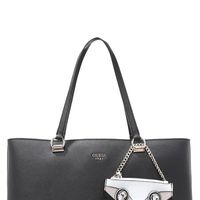 Rebaja del 40% en el bolso de mano Guess Kizzy: pasa de 149,99 euros a sólo 89,95 euros con envío gratis 