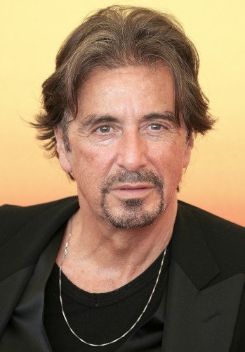 A Al Pacino le ha salido la niña revirá, porrera y borrachilla