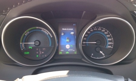 Toyota Auris 2015 Hibrido 23