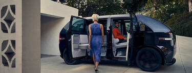 Apple quería que hiciésemos de todo en su coche fallido, menos conducir. Para conseguirlo, intentó mezclar una Xbox con una furgoneta hippie futurista