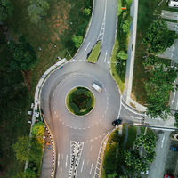 Dar 17 vueltas a una rotonda para escapar de la policía no es una buena idea 