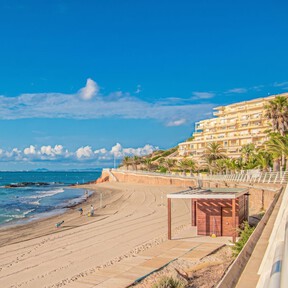 Ni Guardamar, ni Altea: el pueblo casi desconocido de Alicante para disfrutar de playas tranquilas y comer rico