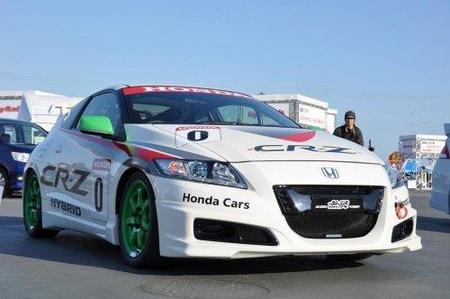 Honda CR-Z con pinturas de guerra