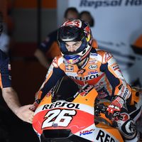 Fractura doble de clavícula para Dani Pedrosa sin ni siquiera caerse de la moto: será baja para los próximos test