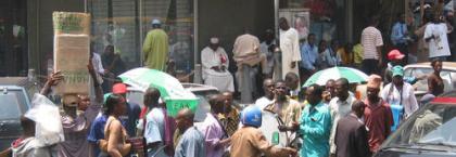 Nigeria intenta equilibrar su economía