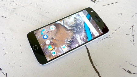 Lenovo Moto Z Play, con Snapdragon 625 y cámara de 16 megapixeles, por 199 euros con este cupón